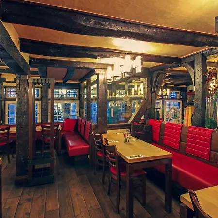 فندق Zur Alten Krone 3*