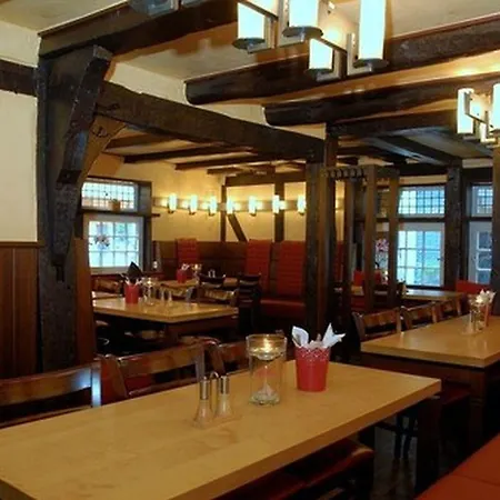 فندق Zur Alten Krone 3*