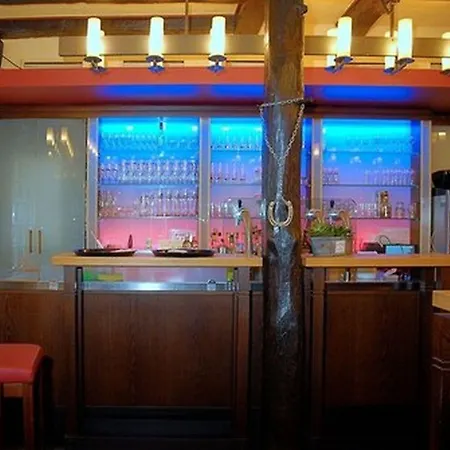 Zur Alten Krone Hotel 3*