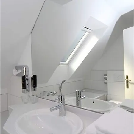 فندق Zur Alten Krone هاتنغن