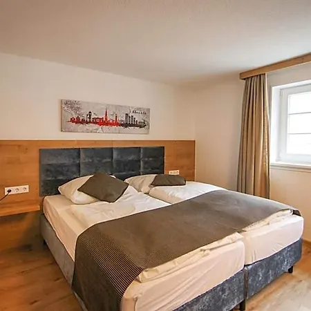 Zur Alten Krone Hotel 3*