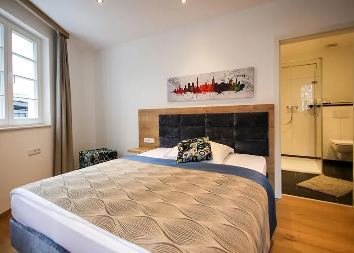 Zur Alten Krone Hotel 3*